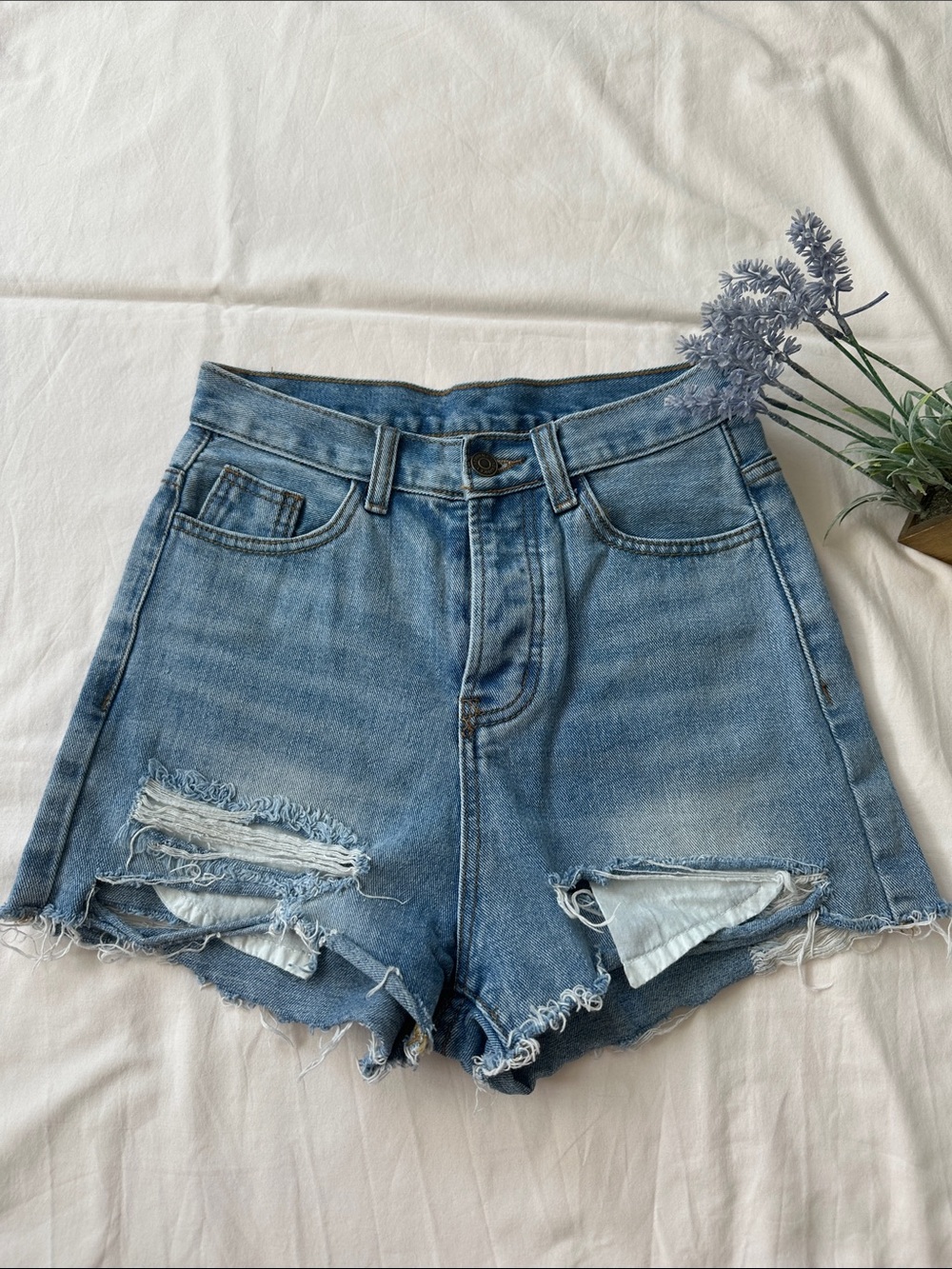 Japanese’s High-Waist Distressed Denim Shorts - Light Blue
